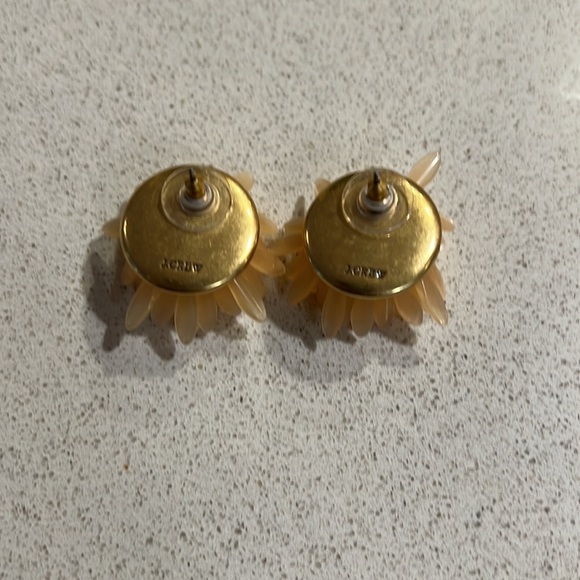 🔴J Crew - Adorable 3D Multi-Petal Peach Blossom Earrings Rhinestone Center - Picture 5 of 7